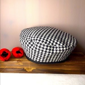 Vintage Houndstooth Beret